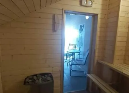 Eden Jakuzzi, Sauna